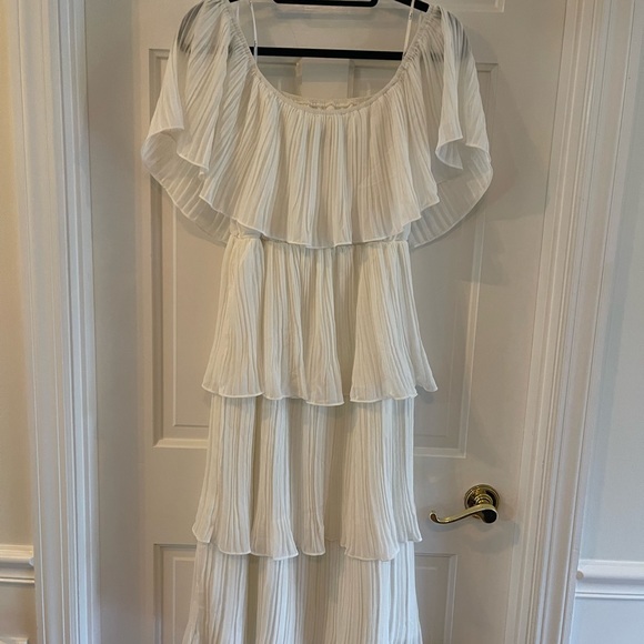 Lulus White Tiered Pleated Dress (S) - Picture 6 of 8